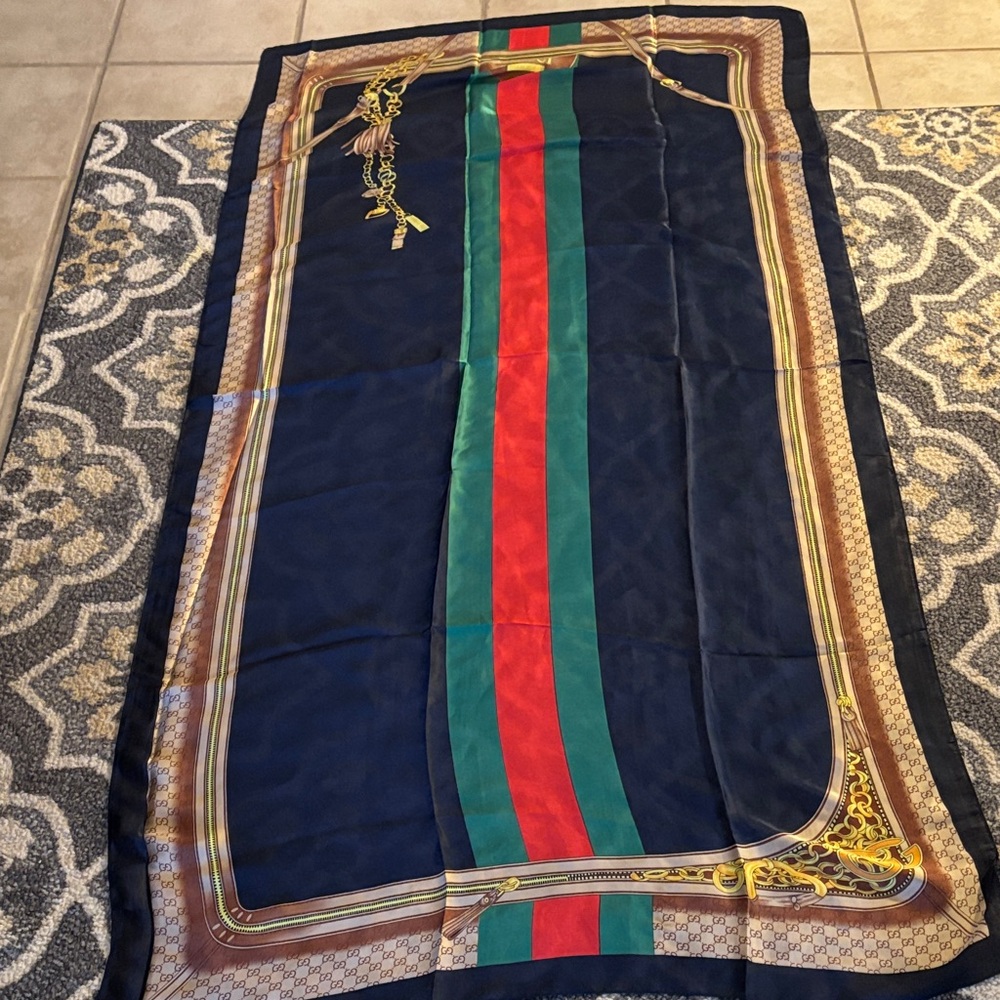 Vintage Gucci Beige and Brown Patterned Scarf